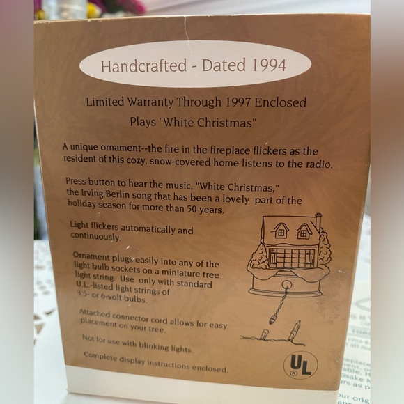 🎄HALLMARK “WHITE CHRISTMAS” KEEPSAKE ORNAMENT. RARE & RETIRED! DATED 1994! - Picture 6 of 8